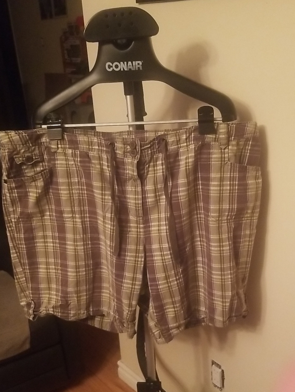 Reitmans Plaid Bermuda Shorts in Green and Cream 22